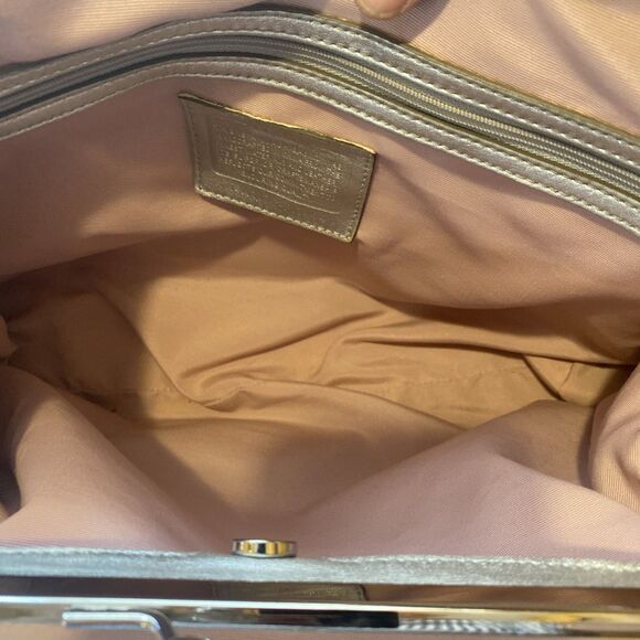 Coach Signature Stripe Multi Color Hobo Bag Plus Wallet Make an Offer! - Picture 4 of 9